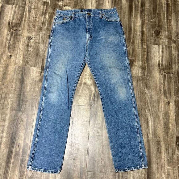 Vintage Wrangler Men's Blue Straight Jeans Size 38x36 Mid Rise Denim - Picture 1 of 7